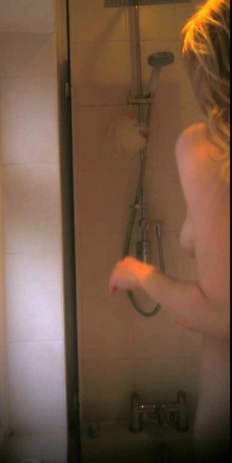 Free porn pics of Teen shower spy 4 of 24 pics