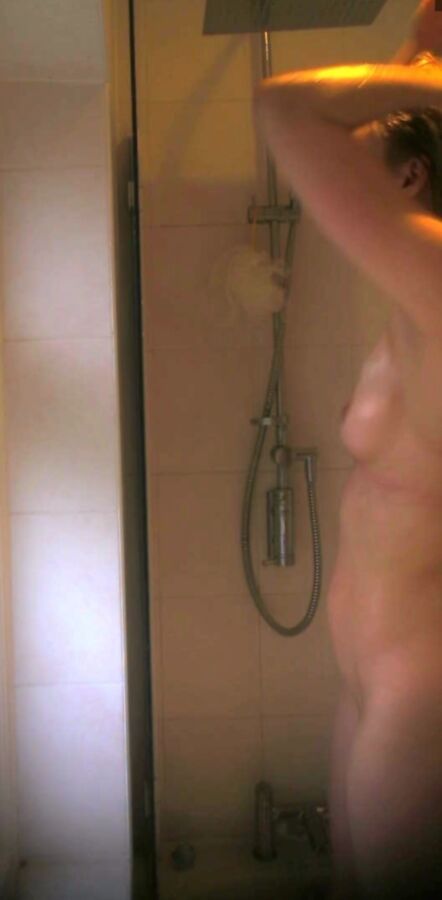 Free porn pics of Teen shower spy 8 of 24 pics