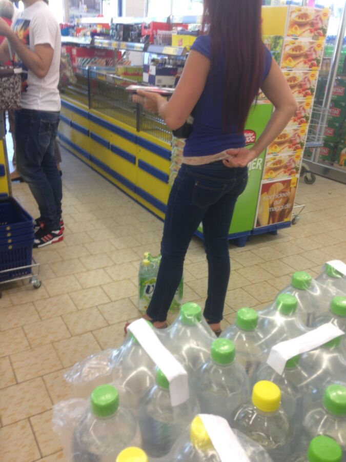 Free porn pics of Todays voyeur candid girl in thigt jeans 8 of 26 pics