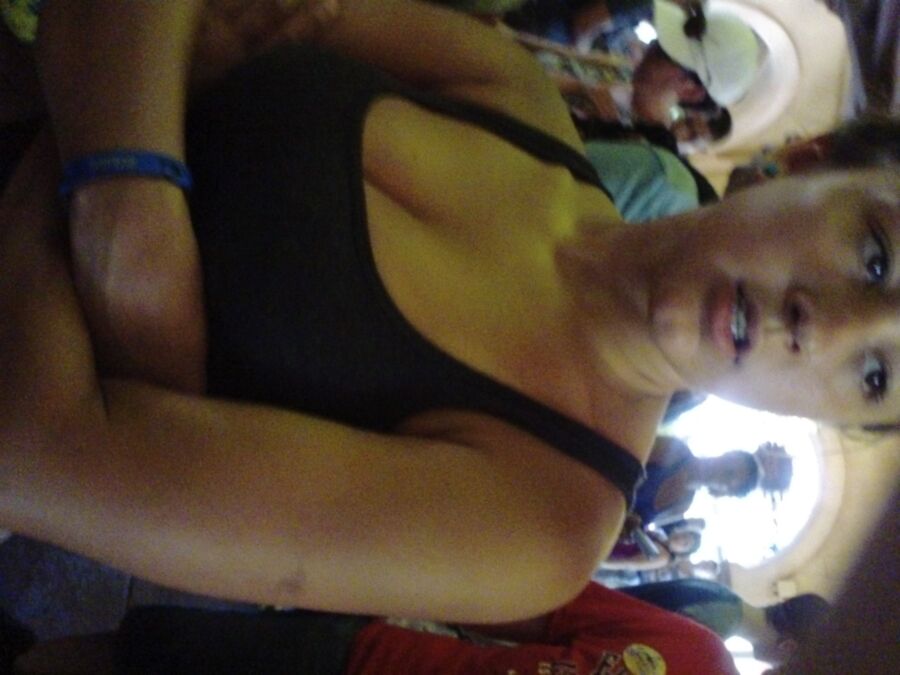 Free porn pics of NN sexy teen cleavage and candid at theme park 8 of 17 pics