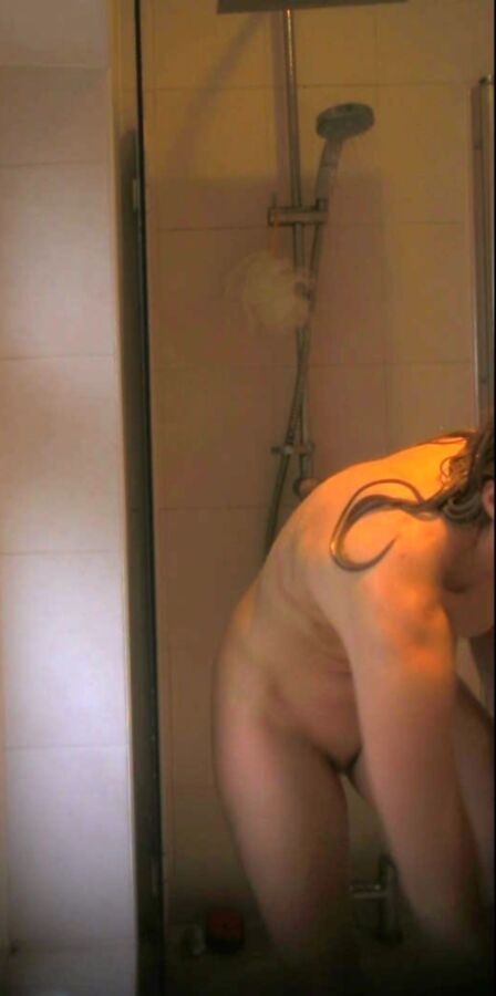 Free porn pics of Teen shower spy 17 of 24 pics