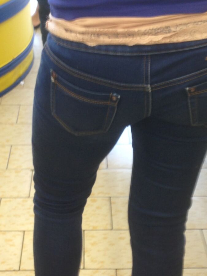 Free porn pics of Todays voyeur candid girl in thigt jeans 17 of 26 pics