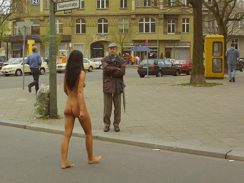 Free porn pics of jill nude in public 5 of 250 pics