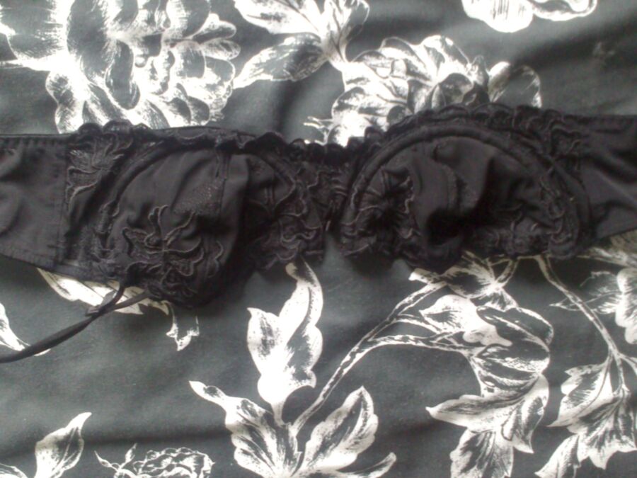Free porn pics of knickers and bra I stole of a friend of mine 1 of 3 pics