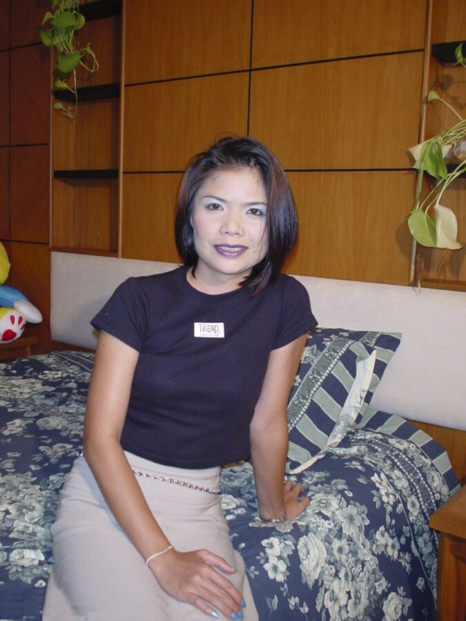 Sexy Thai Office Lady 3 of 92 pics