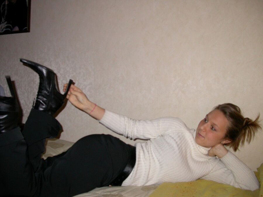 Hairy Russian Teen Amateur 4 of 110 pics