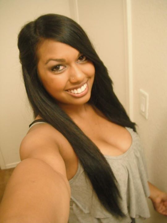 Busty Indian 24 of 52 pics
