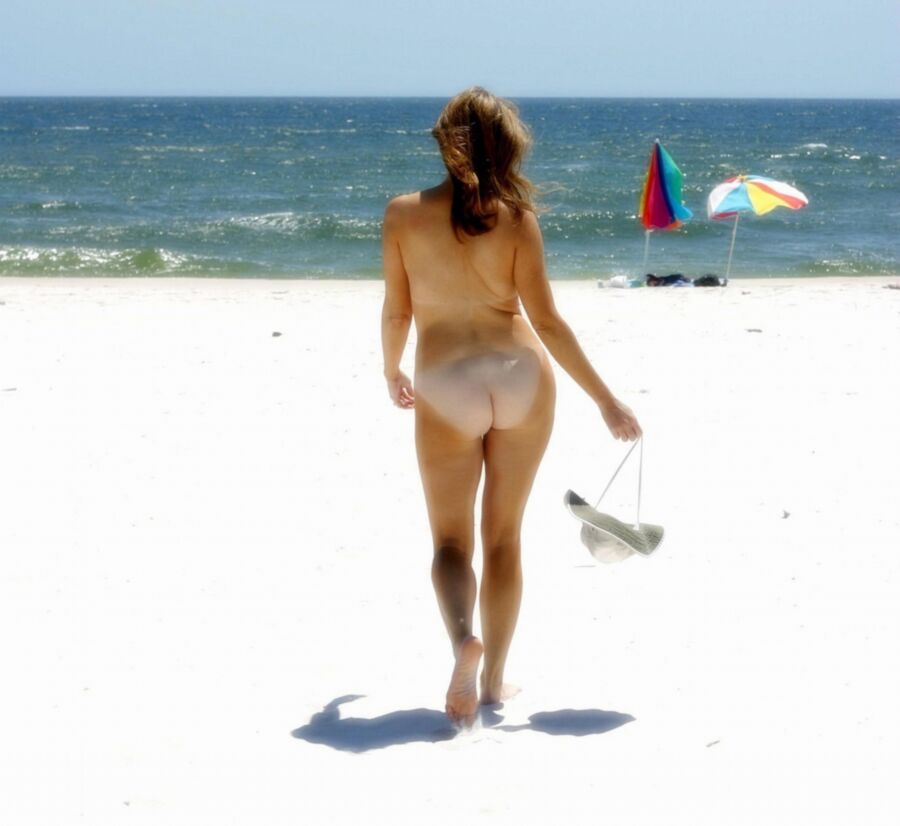 Free porn pics of Fetish - Girls Fully Naked in Public - Outdoors on the Beach 21 of 34 pics