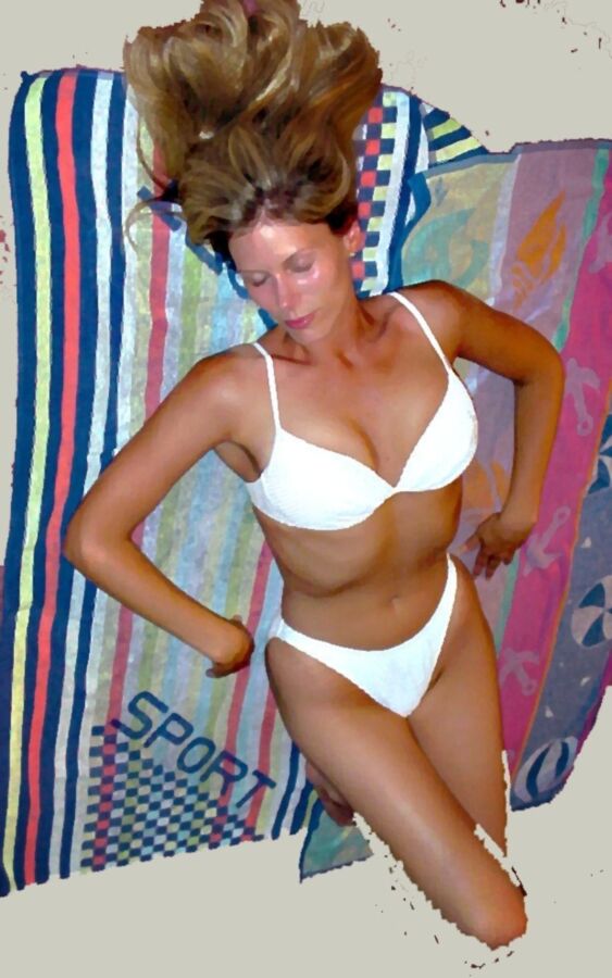 Free porn pics of Samantha Hot Blonde Milf 11 of 120 pics