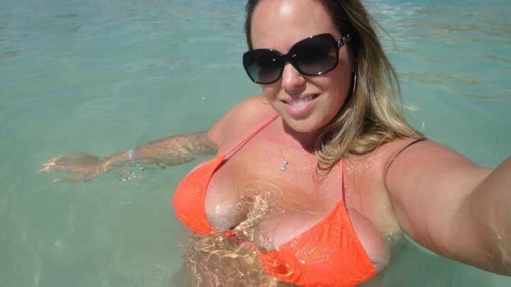 Free porn pics of BUSTY MILF 7 of 42 pics