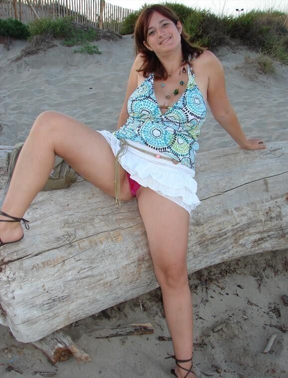 Free porn pics of Busty Beach Girl 11 of 46 pics