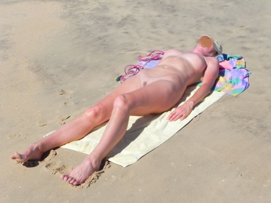 Free porn pics of Wife naked on the beach 4 of 13 pics