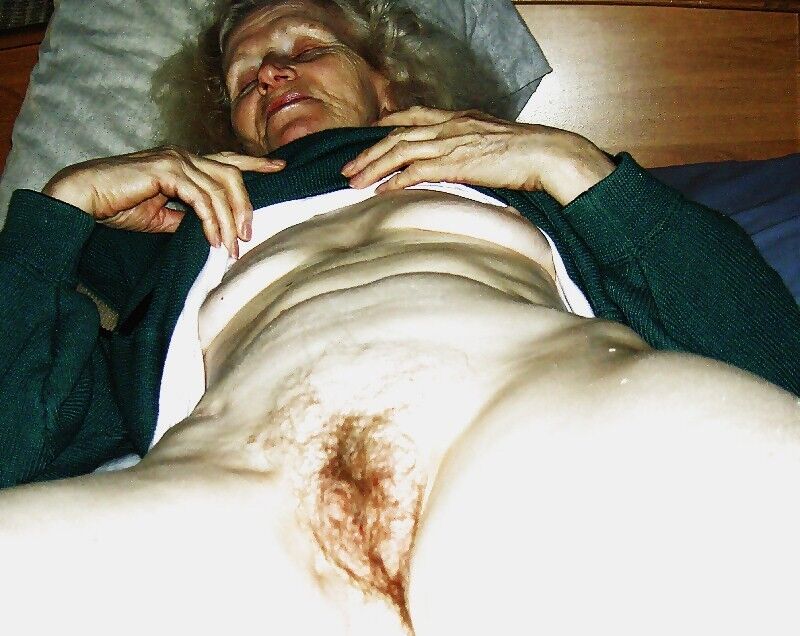 Free porn pics of Granny Josée : new pics 2 of 26 pics