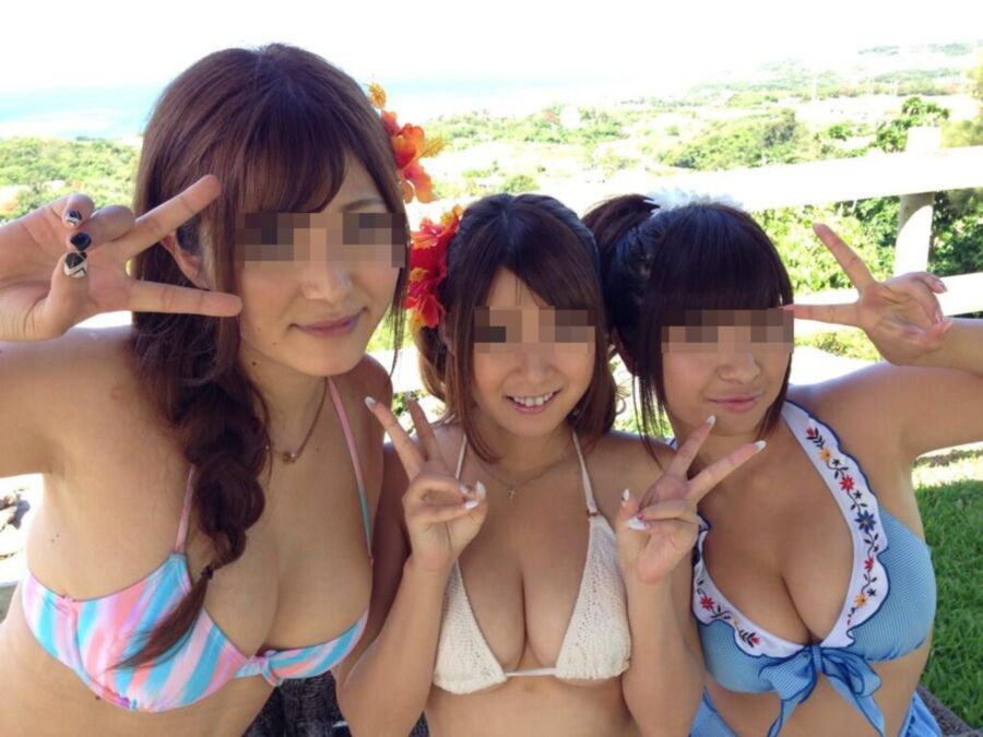 Free porn pics of Japanese Bikini Teens  23 of 27 pics